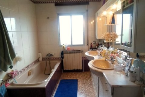 Talo myytävänä Riba-roja d'Ebre, Tarragona, Espanja, 4 makuuhuonetta, 350 m2 No. 153730 - kuva 19