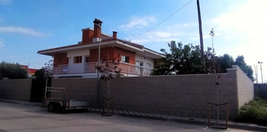 Talo Riba-roja d'Ebre, Tarragona, Espanja 4 makuuhuonetta, 350 m2 No. 153730