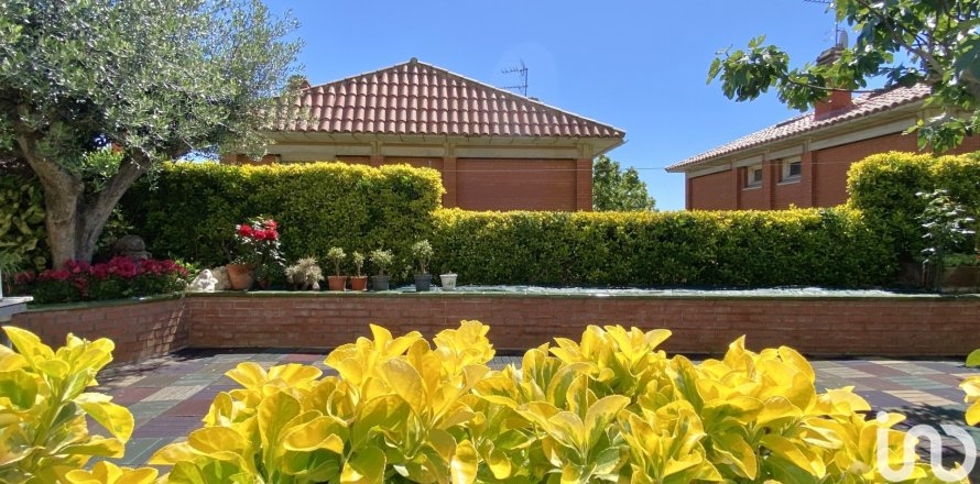 Hus i Argentona, Barcelona, Spanien 6 sovrum, 285 kvm. Nr. 153733