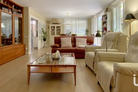 Hus till salu i Argentona, Barcelona, Spanien 6 sovrum, 285 kvm. Nr. 153733 - foto 5