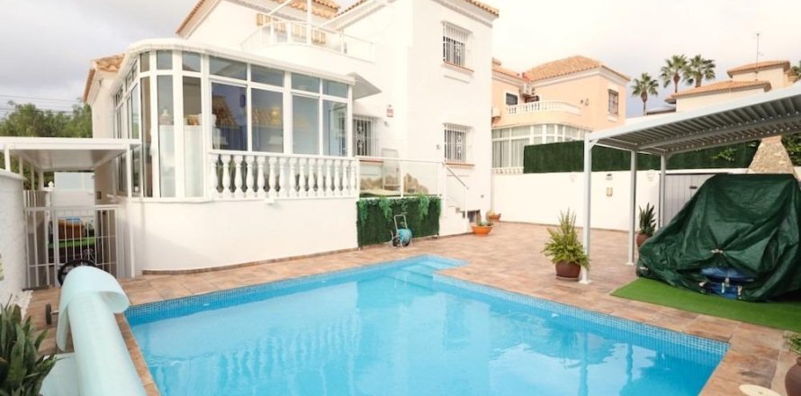 Villa i Campoamor, Alicante, Spanien 4 sovrum, 180 kvm. Nr. 148517
