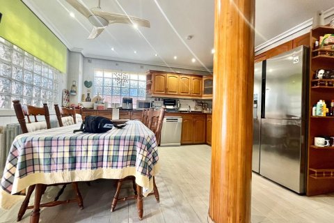 Villa till salu i Torrevieja, Alicante, Spanien 4 sovrum, 291 kvm. Nr. 148520 - foto 26