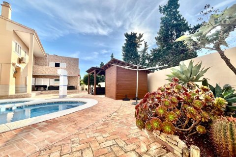 Villa till salu i Torrevieja, Alicante, Spanien 4 sovrum, 291 kvm. Nr. 148520 - foto 12