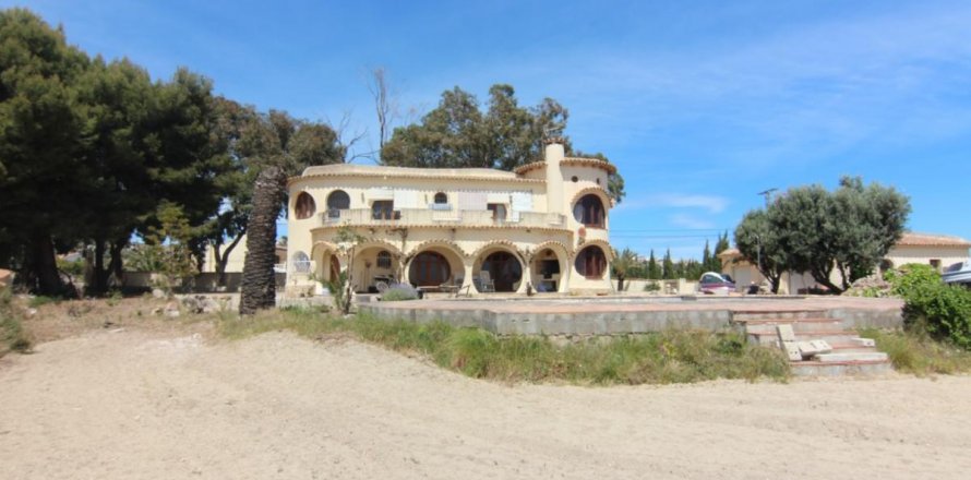 Villa Benissa, Alicante, Spain 4 bedrooms, 347 sq.m. No. 78752