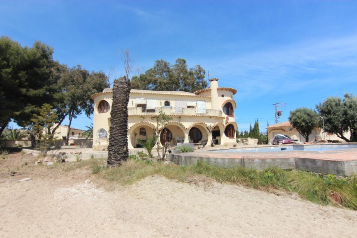 Villa in Benissa, Alicante, Spain 4 bedrooms, 347 sq.m. No. 78752