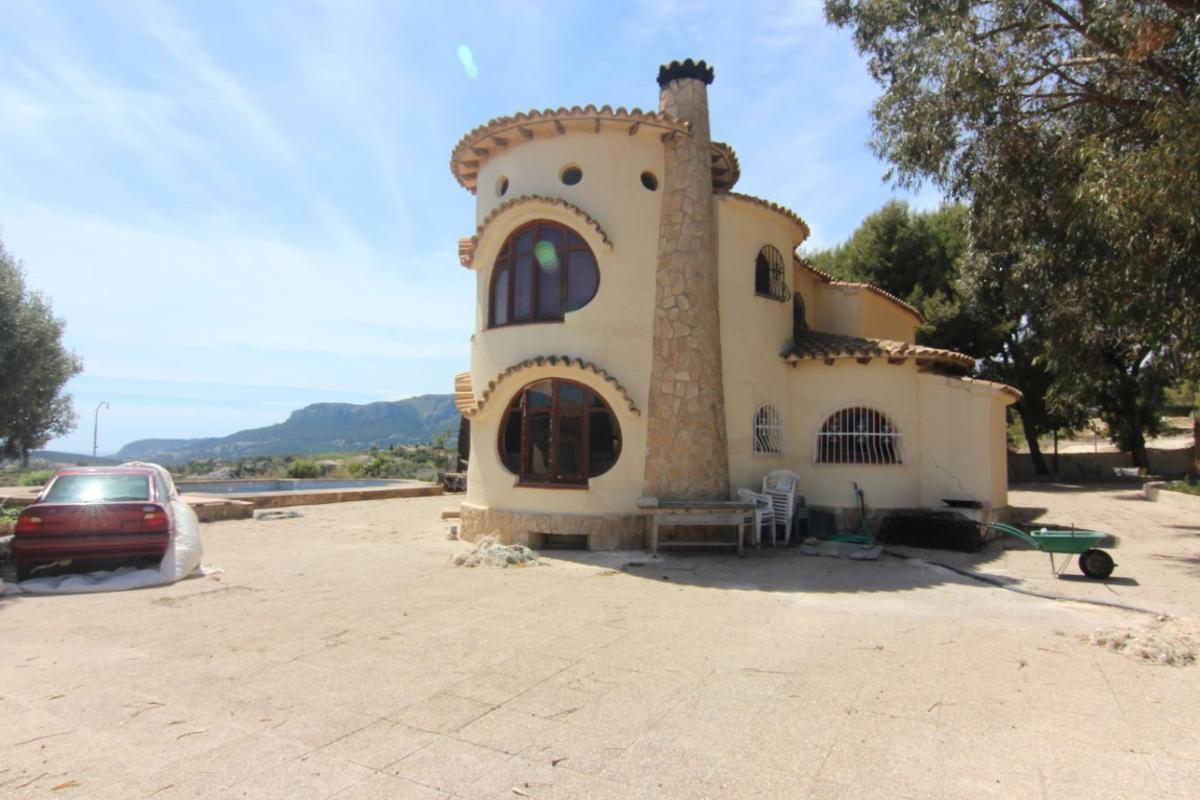 Villa in Benissa, Alicante, Spain 4 bedrooms, 347 sq.m. No. 78752