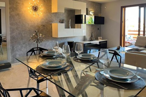 Apartament w Torrevieja, Alicante, Hiszpania 1 sypialnia, 106 mkw. nr 181932 – zdjęcie 20