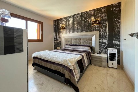 Apartament w Torrevieja, Alicante, Hiszpania 1 sypialnia, 106 mkw. nr 181932 – zdjęcie 17