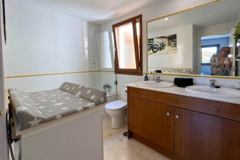 Apartament w Torrevieja, Alicante, Hiszpania 1 sypialnia, 106 mkw. nr 181932 – zdjęcie 14