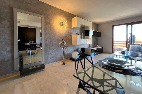 Apartament w Torrevieja, Alicante, Hiszpania 1 sypialnia, 106 mkw. nr 181932 – zdjęcie 19