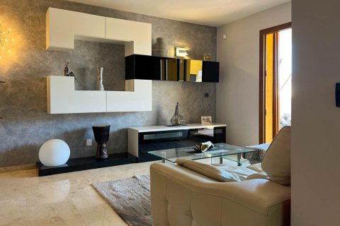 Apartament w Torrevieja, Alicante, Hiszpania 1 sypialnia, 106 mkw. nr 181932 – zdjęcie 7