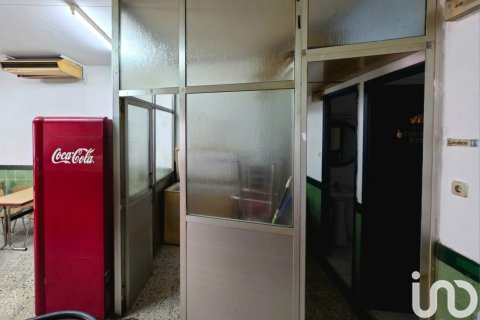 Baari vuokrattavana Badalona, Barcelona, Espanja , 66 m2 No. 154318 - kuva 19