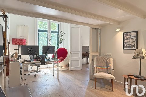 Huoneisto vuokrattavana Barcelona, Espanja, 5 makuuhuonetta, 249 m2 No. 154322 - kuva 23