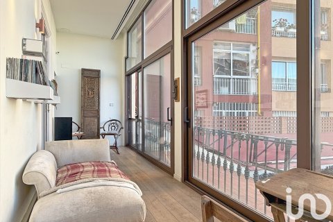 Huoneisto vuokrattavana Barcelona, Espanja, 5 makuuhuonetta, 249 m2 No. 154322 - kuva 8