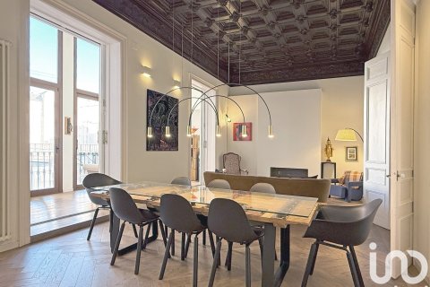 Huoneisto vuokrattavana Barcelona, Espanja, 5 makuuhuonetta, 249 m2 No. 154322 - kuva 3