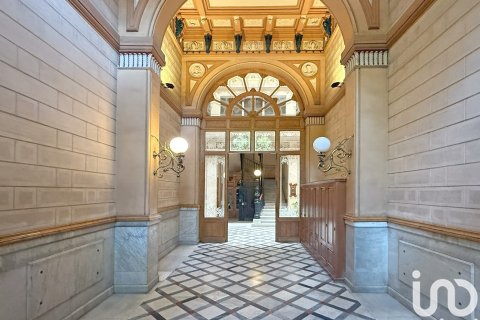 Huoneisto vuokrattavana Barcelona, Espanja, 5 makuuhuonetta, 249 m2 No. 154322 - kuva 29