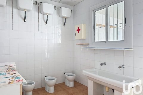 Lokal usługowy w Vilanova i la Geltru, Barcelona, Hiszpania 194 mkw. nr 154323 – zdjęcie 11