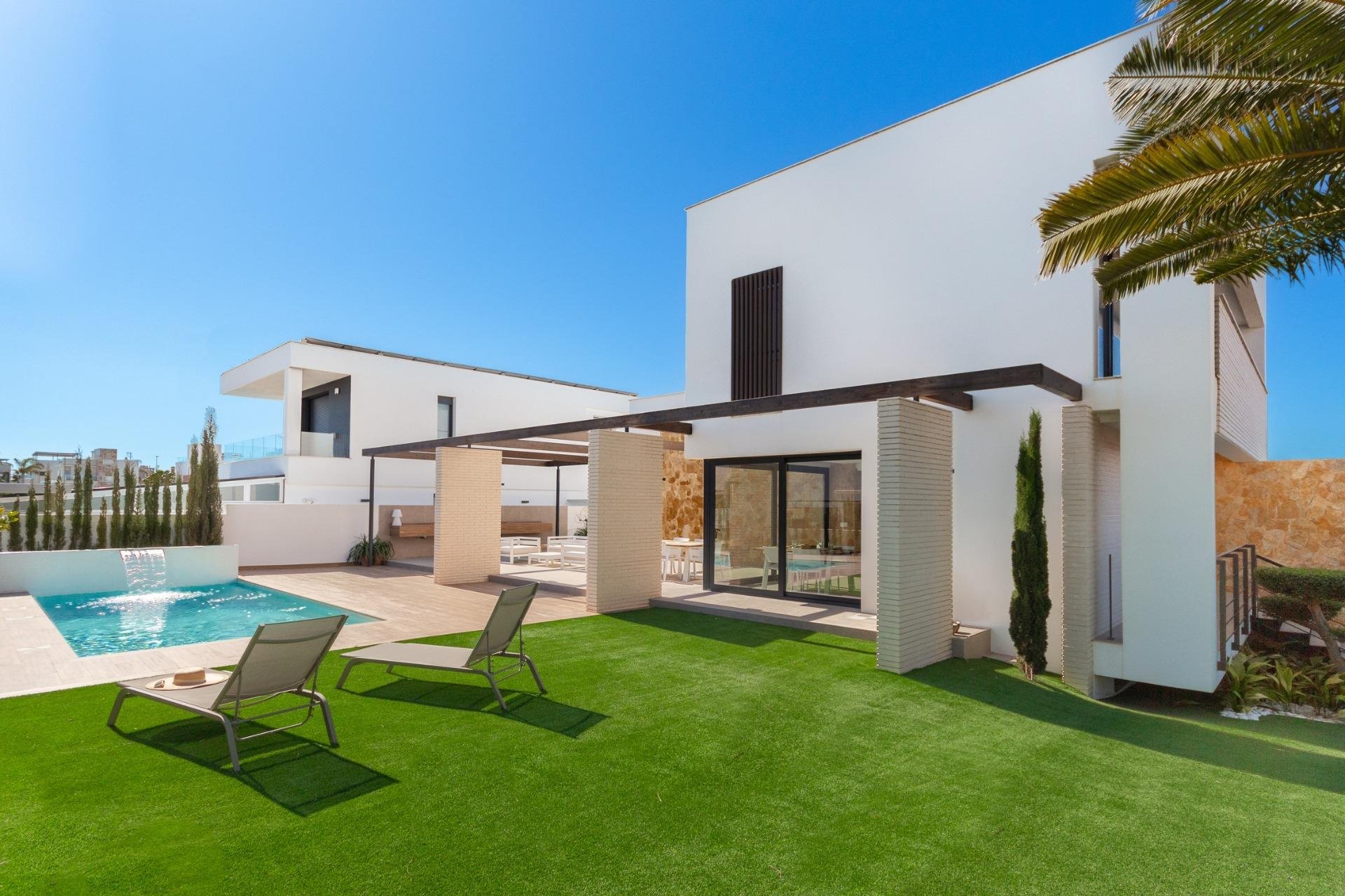 Villa in Campoamor, Alicante, Spain 4 bedrooms, 196 sq.m. No. 75871