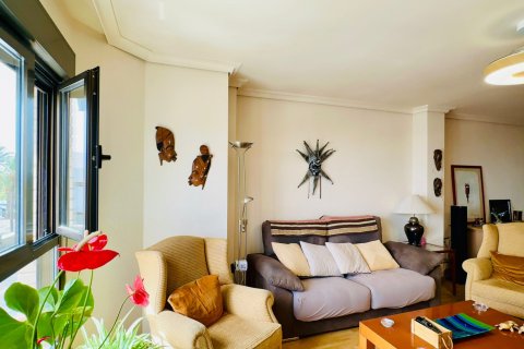 Huoneisto myytävänä Puerto De Sagunto, Valencia, Espanja, 3 makuuhuonetta, 110 m2 No. 149513 - kuva 4