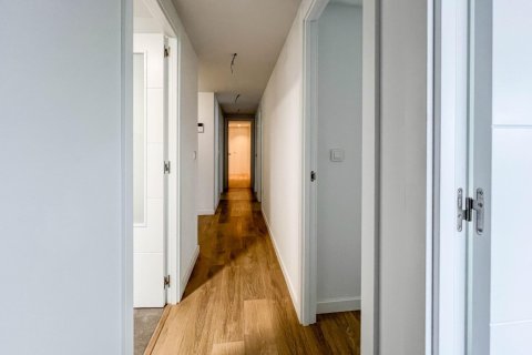 Apartment for sale in Valencia, Spain 4 bedrooms, 142 sq.m. No. 149516 - photo 20