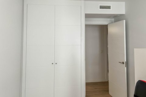 Apartment for sale in Valencia, Spain 4 bedrooms, 142 sq.m. No. 149516 - photo 24