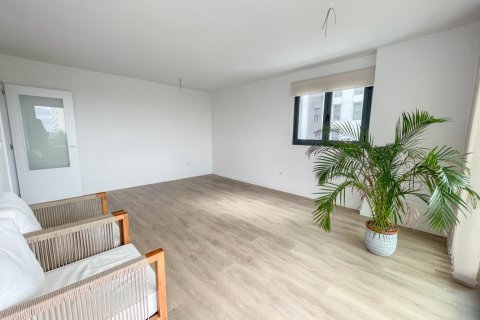 Apartment for sale in Valencia, Spain 4 bedrooms, 142 sq.m. No. 149516 - photo 6