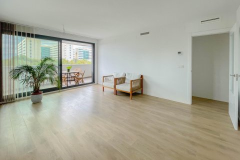 Apartment for sale in Valencia, Spain 4 bedrooms, 142 sq.m. No. 149516 - photo 3