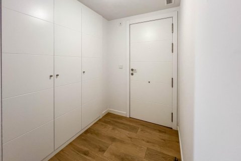 Apartment for sale in Valencia, Spain 4 bedrooms, 142 sq.m. No. 149516 - photo 19