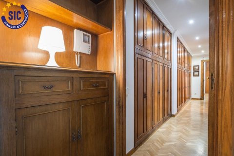 Huoneisto myytävänä Valencia, Espanja, 4 makuuhuonetta, 155 m2 No. 149515 - kuva 9