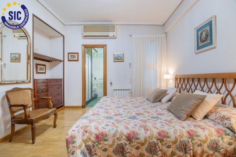 Huoneisto myytävänä Valencia, Espanja, 4 makuuhuonetta, 155 m2 No. 149515 - kuva 15