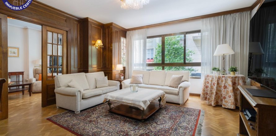 Huoneisto Valencia, Espanja 4 makuuhuonetta, 155 m2 No. 149515