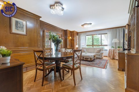 Huoneisto myytävänä Valencia, Espanja, 4 makuuhuonetta, 155 m2 No. 149515 - kuva 2