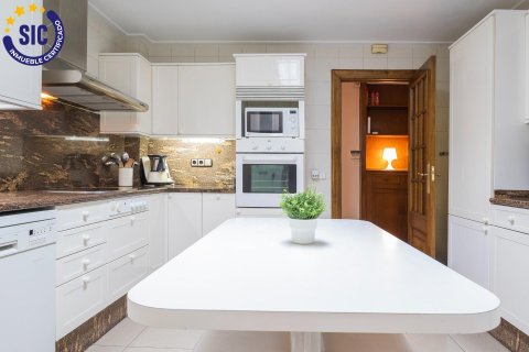 Huoneisto myytävänä Valencia, Espanja, 4 makuuhuonetta, 155 m2 No. 149515 - kuva 8