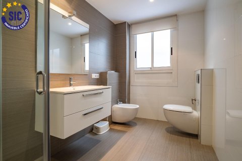 Huoneisto myytävänä Valencia, Espanja, 4 makuuhuonetta, 155 m2 No. 149515 - kuva 14