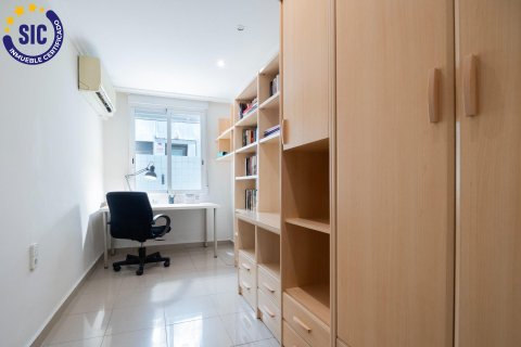 Huoneisto myytävänä Valencia, Espanja, 4 makuuhuonetta, 155 m2 No. 149515 - kuva 11