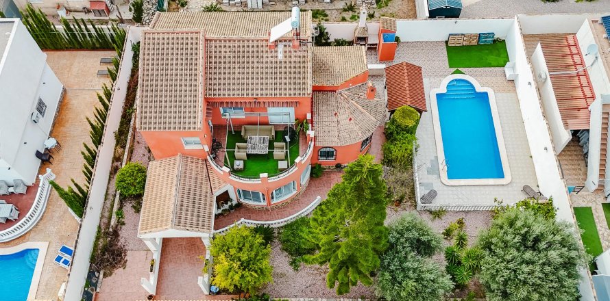 Villa à La Siesta, Alicante, Espagne 5 chambres, 222 m2 No. 140654
