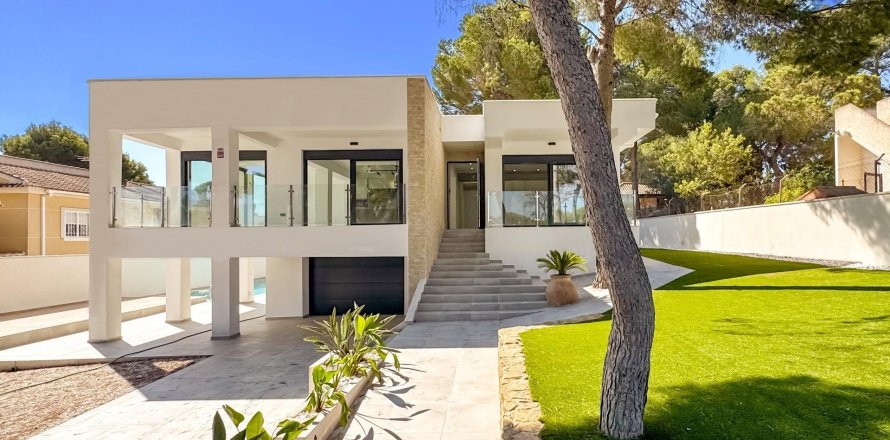 Villa en Los Balcones, Alicante, España 4 dormitorios, 337 m2 No. 140657