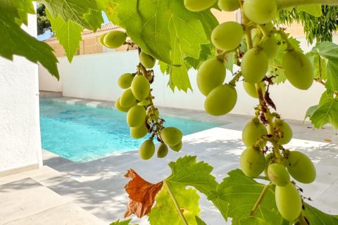 Villa en venta en Los Balcones, Alicante, España 4 dormitorios, 337 m2 No. 140657 - foto 10