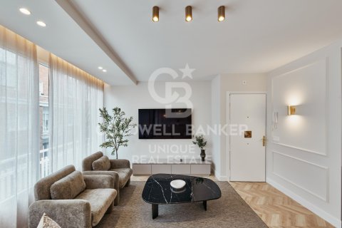 Apartment à Madrid, Espagne 3 chambres, 132 m2 No. 158342