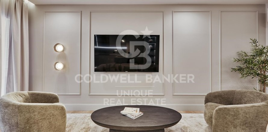 Apartment à Madrid, Espagne 3 chambres, 109 m2 No. 158340