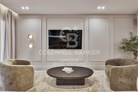 Apartment à Madrid, Espagne 3 chambres, 109 m2 No. 158340
