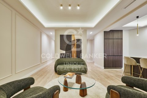 Apartamento en venta en Madrid, España 3 dormitorios, 179 m2 No. 158341 - foto 7