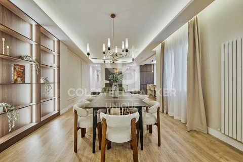 Apartment for sale in Madrid, Spain 3 bedrooms, 179 sq.m. No. 158341 - photo 13