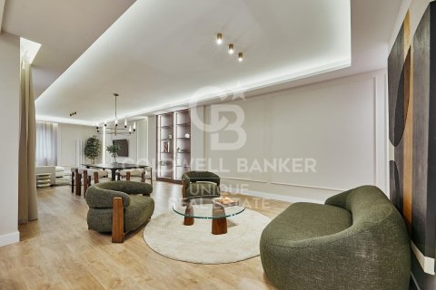 Apartamento en venta en Madrid, España 3 dormitorios, 179 m2 No. 158341 - foto 8