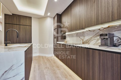 Apartamento en venta en Madrid, España 3 dormitorios, 179 m2 No. 158341 - foto 12