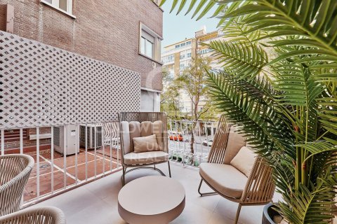 Apartment for sale in Madrid, Spain 3 bedrooms, 179 sq.m. No. 158341 - photo 3