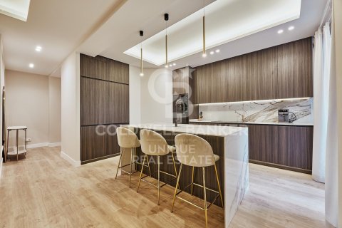 Apartment for sale in Madrid, Spain 3 bedrooms, 179 sq.m. No. 158341 - photo 18