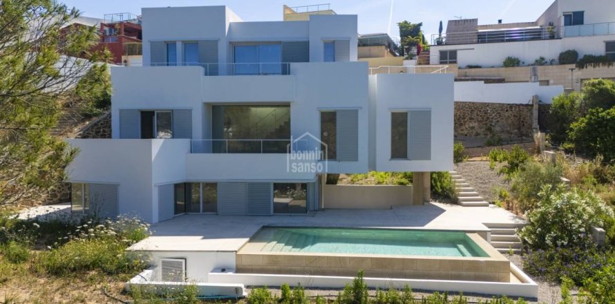 Villa in Mahon, Menorca, Spain 5 bedrooms, 187 sq.m. No. 177568
