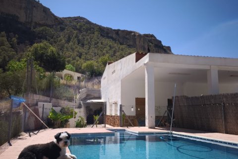 Finca pārdošanā Barrio De La Estacion De Crevillente, Alicante, Spānijā 4 istabas, 150 m2 Nr. 189866 - attēls 4