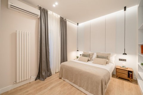 Apartment for sale Madrid, Spain 3 bedrooms, 112 sq.m. No. 116986 - photo 8